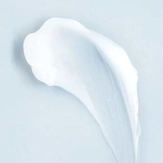 A blob of white vitamin b5 cream